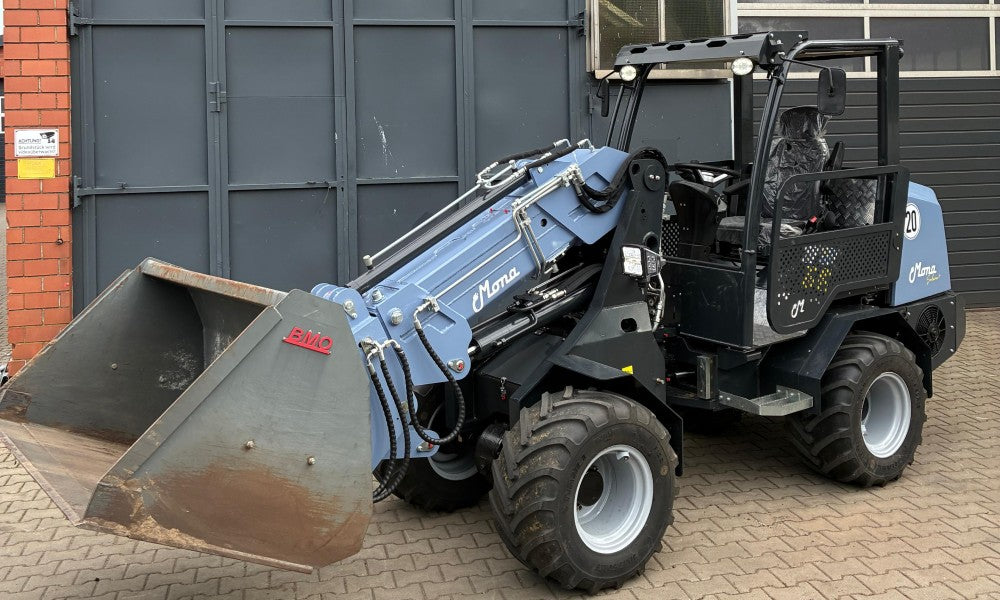 MONA Motors auf Roadshow: Elektromobilität begeistert!