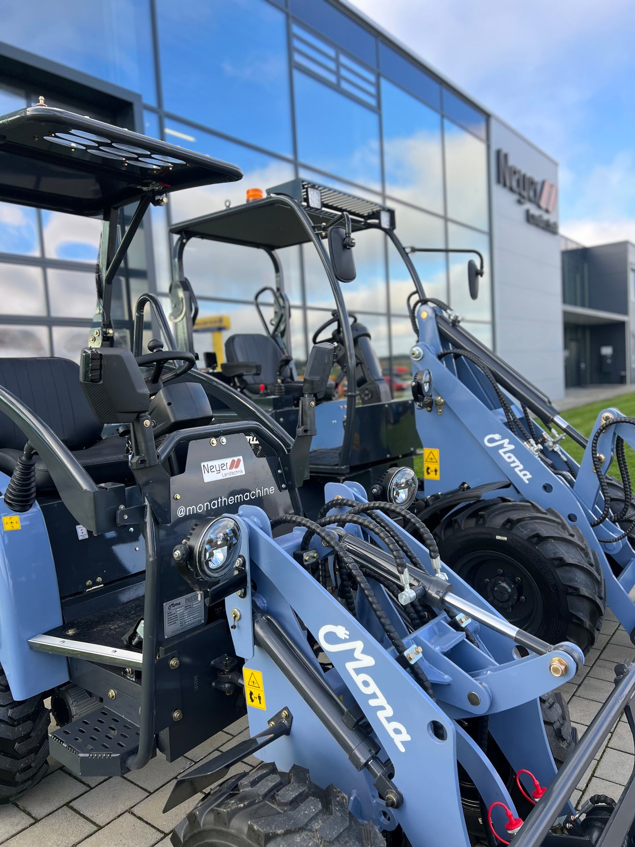 MONA Hoflader und Radlader