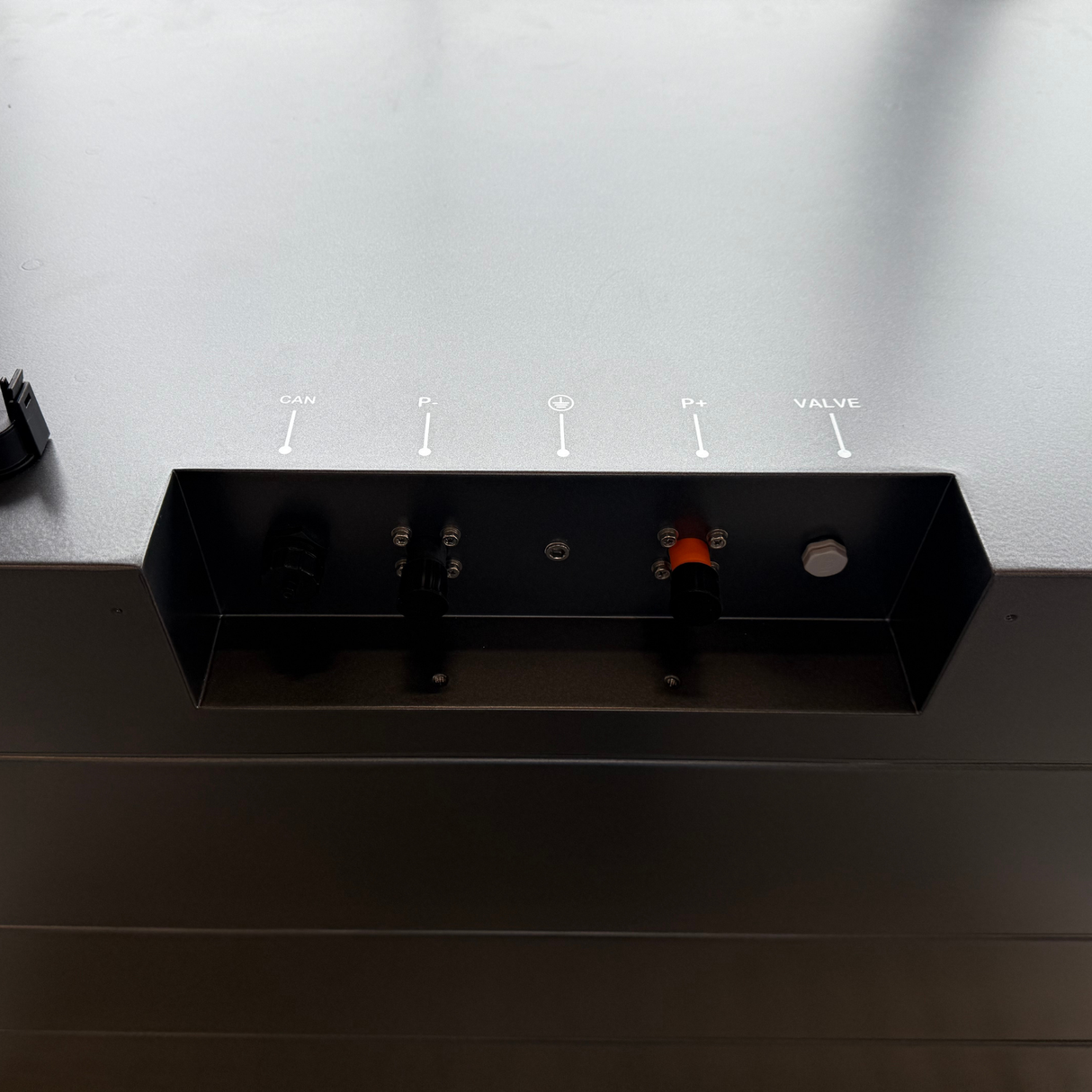 Unité de stockage d'énergie de secours MONA Island 60