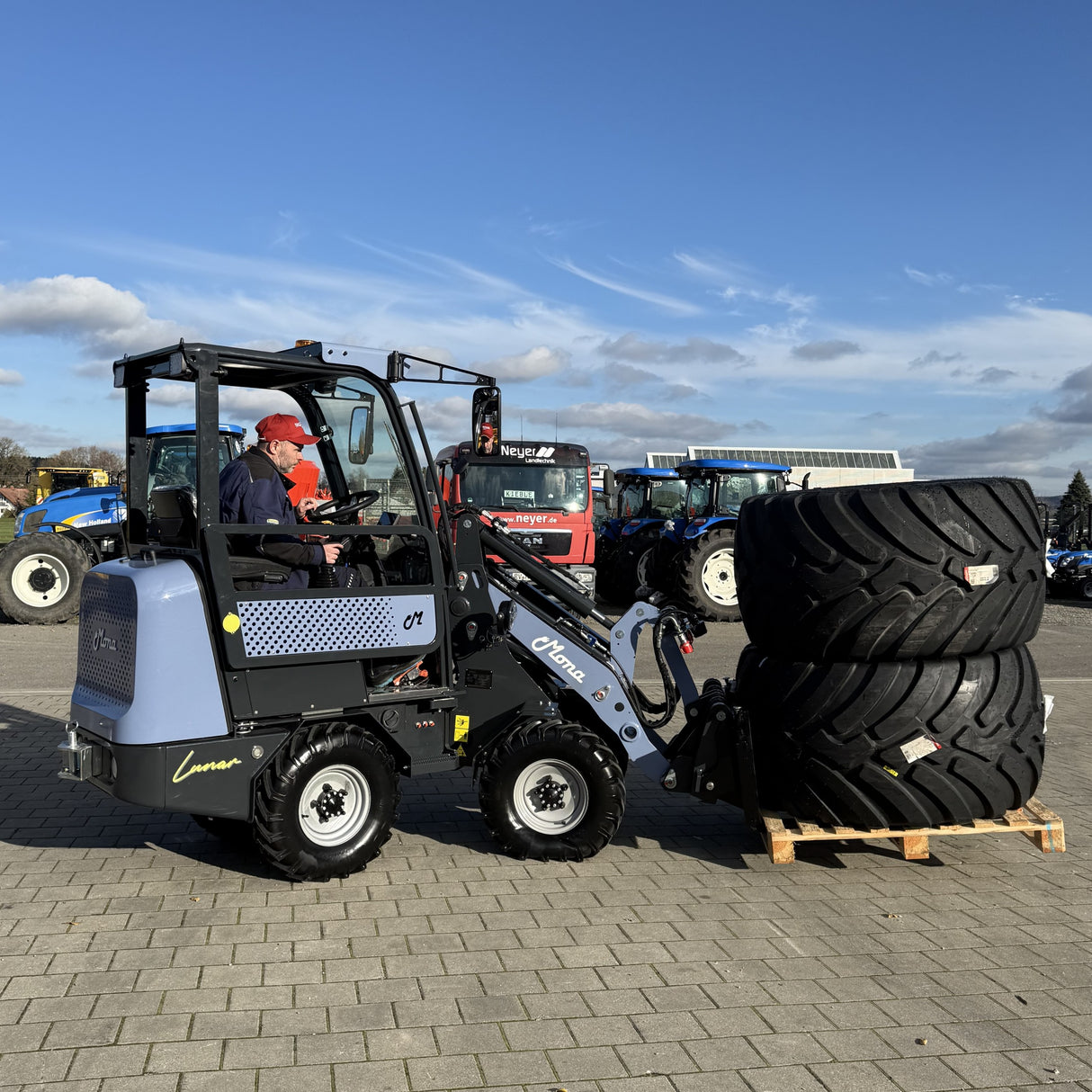MONA Lunar electric compact loader