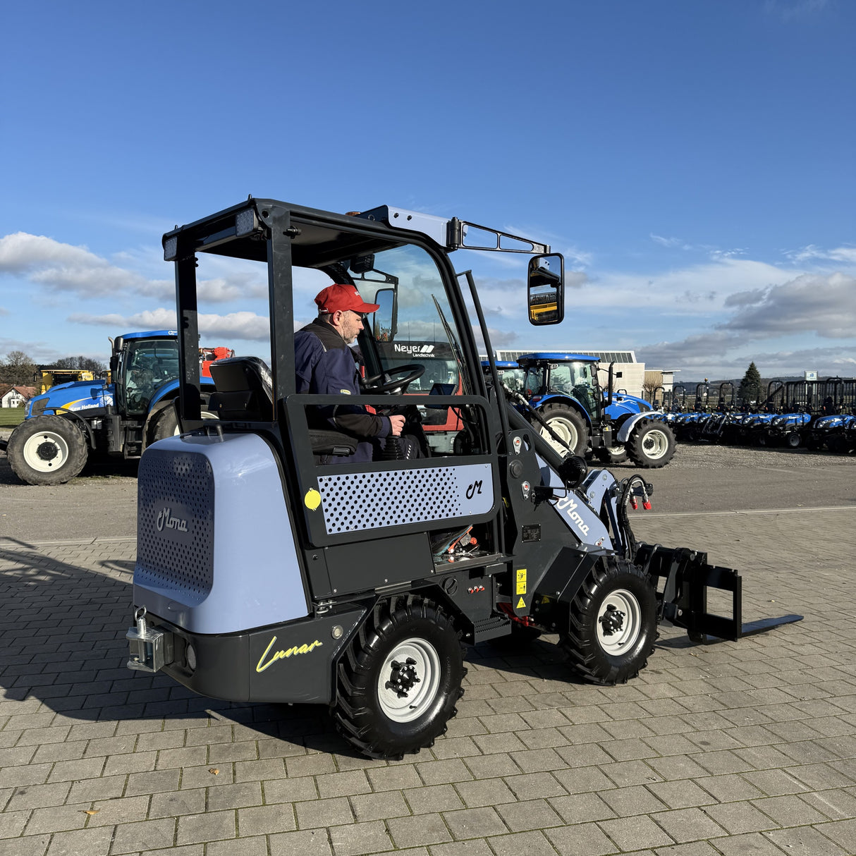 MONA Lunar electric compact loader