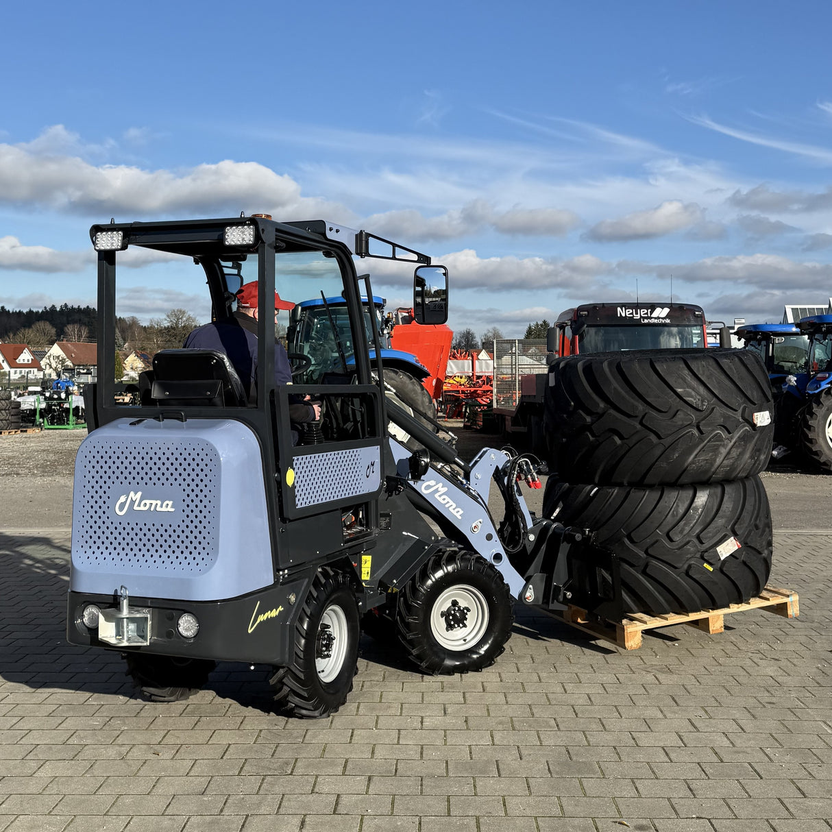 MONA Lunar electric compact loader