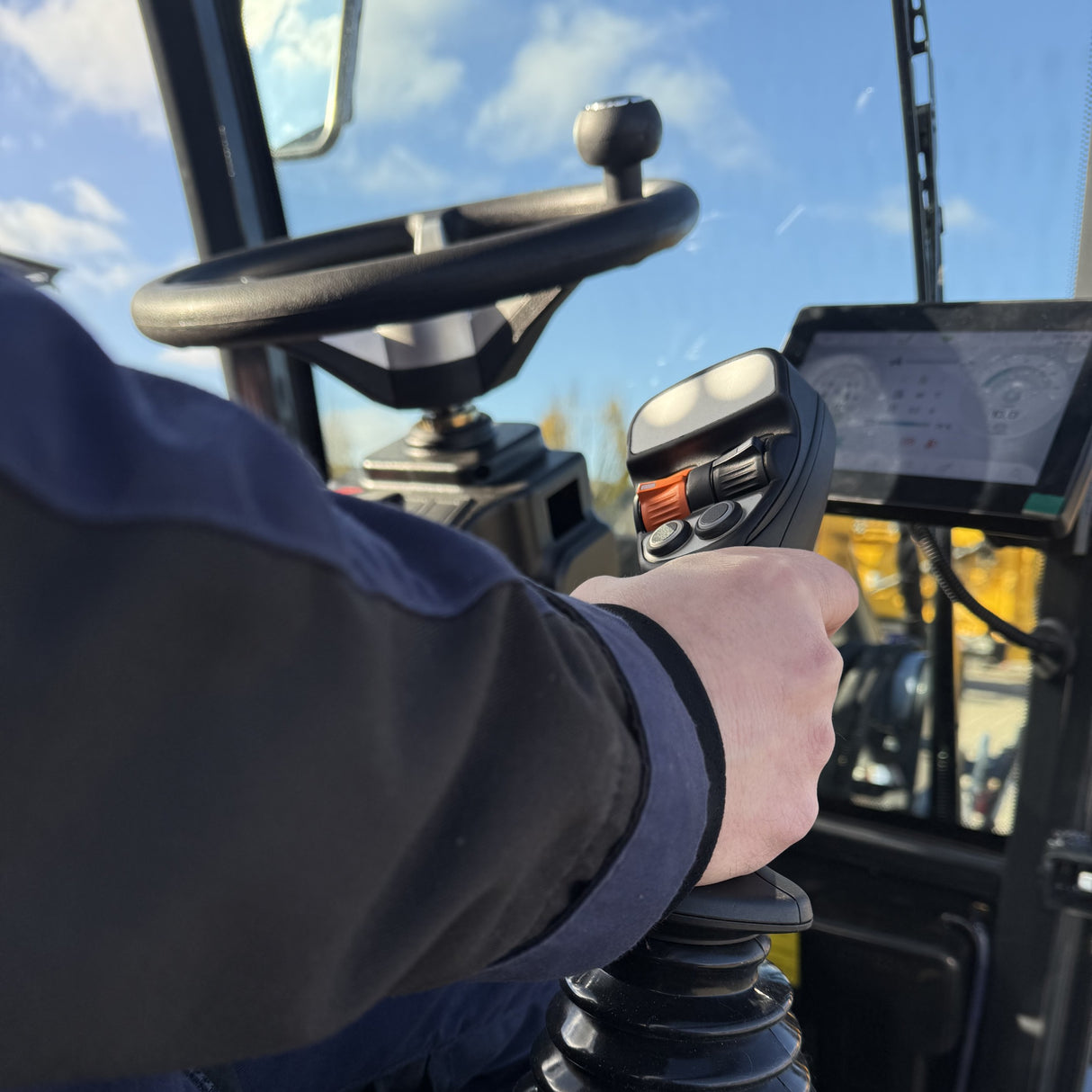 MONA Lunar electric compact loader