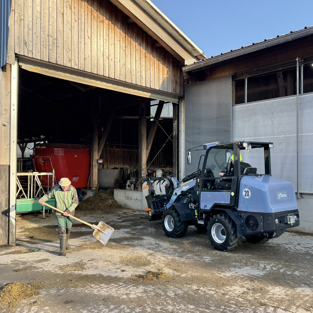 MONA Solara elektrischer Hoflader