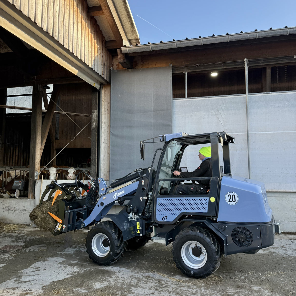 MONA Solara elektrischer Hoflader