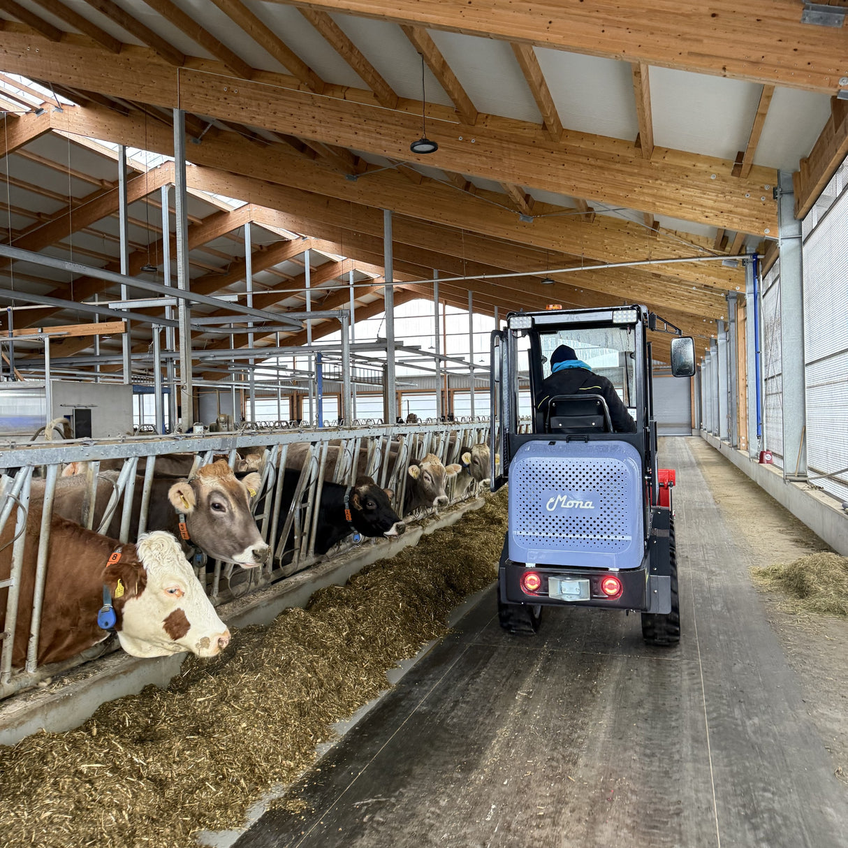 Chargeur de ferme électrique MONA Terra