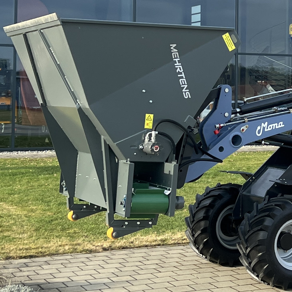 Einstreugerät 1,85 m³ inkl. Rührwelle zum Ballenauflösen & Rollen für EURO-Aufnahme