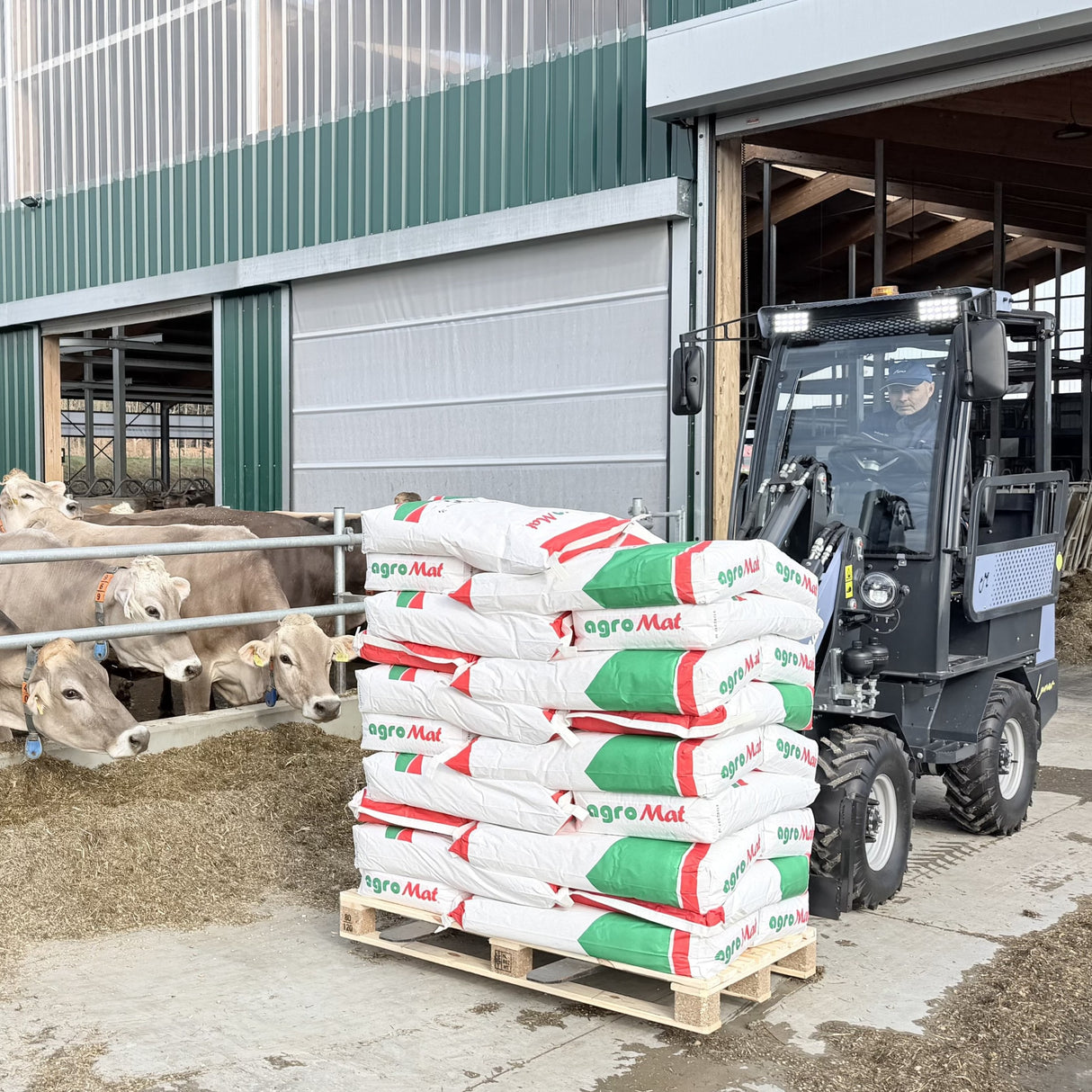 MONA Lunar electric compact loader