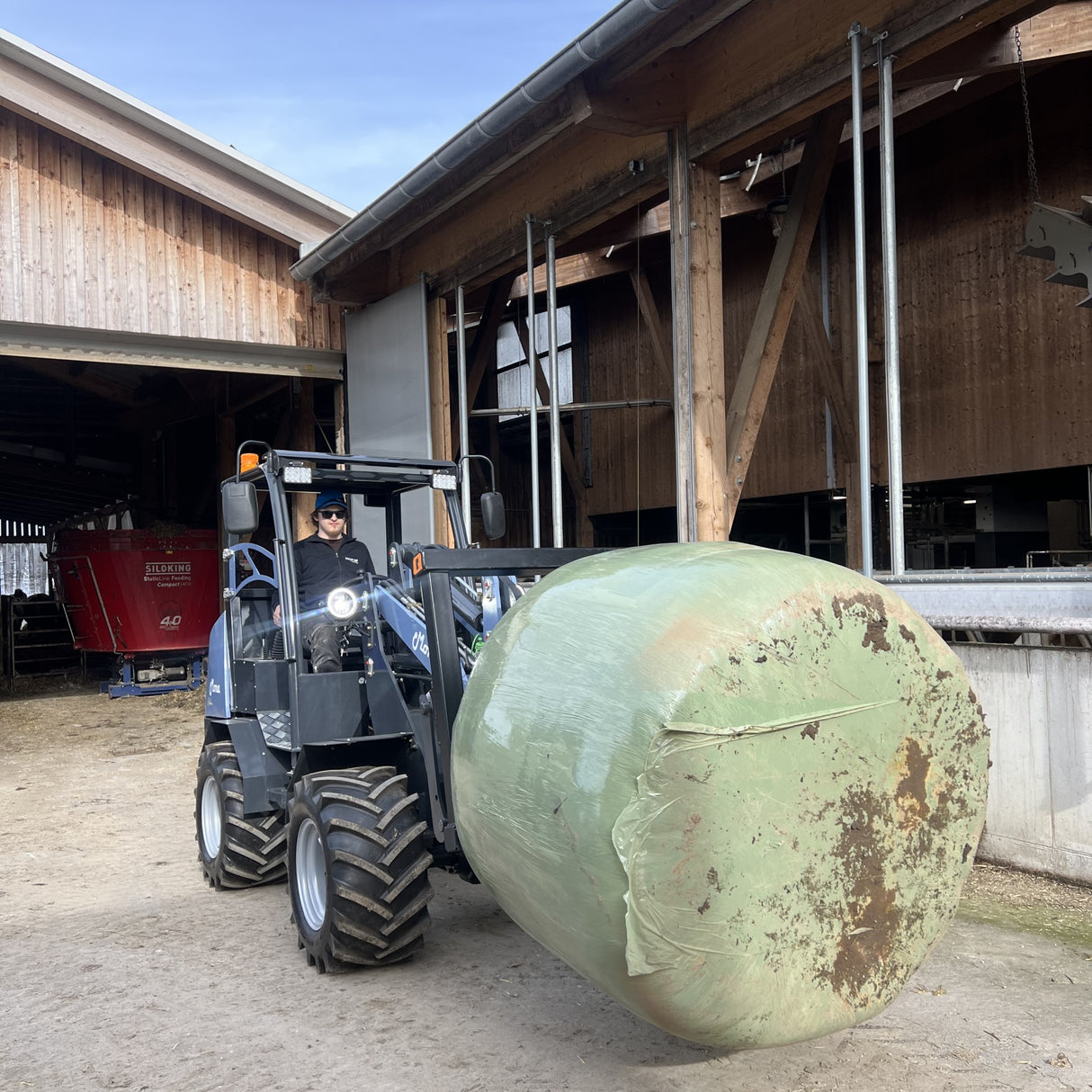 MONA Solara elektrischer Radlader