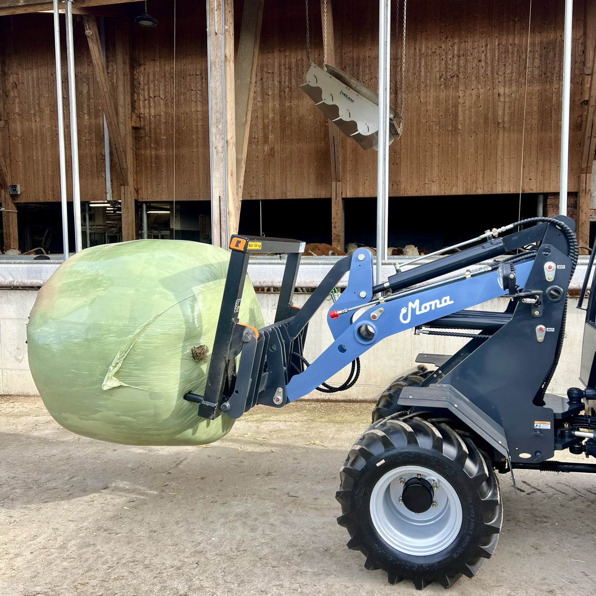 MONA Solara elektrischer Radlader