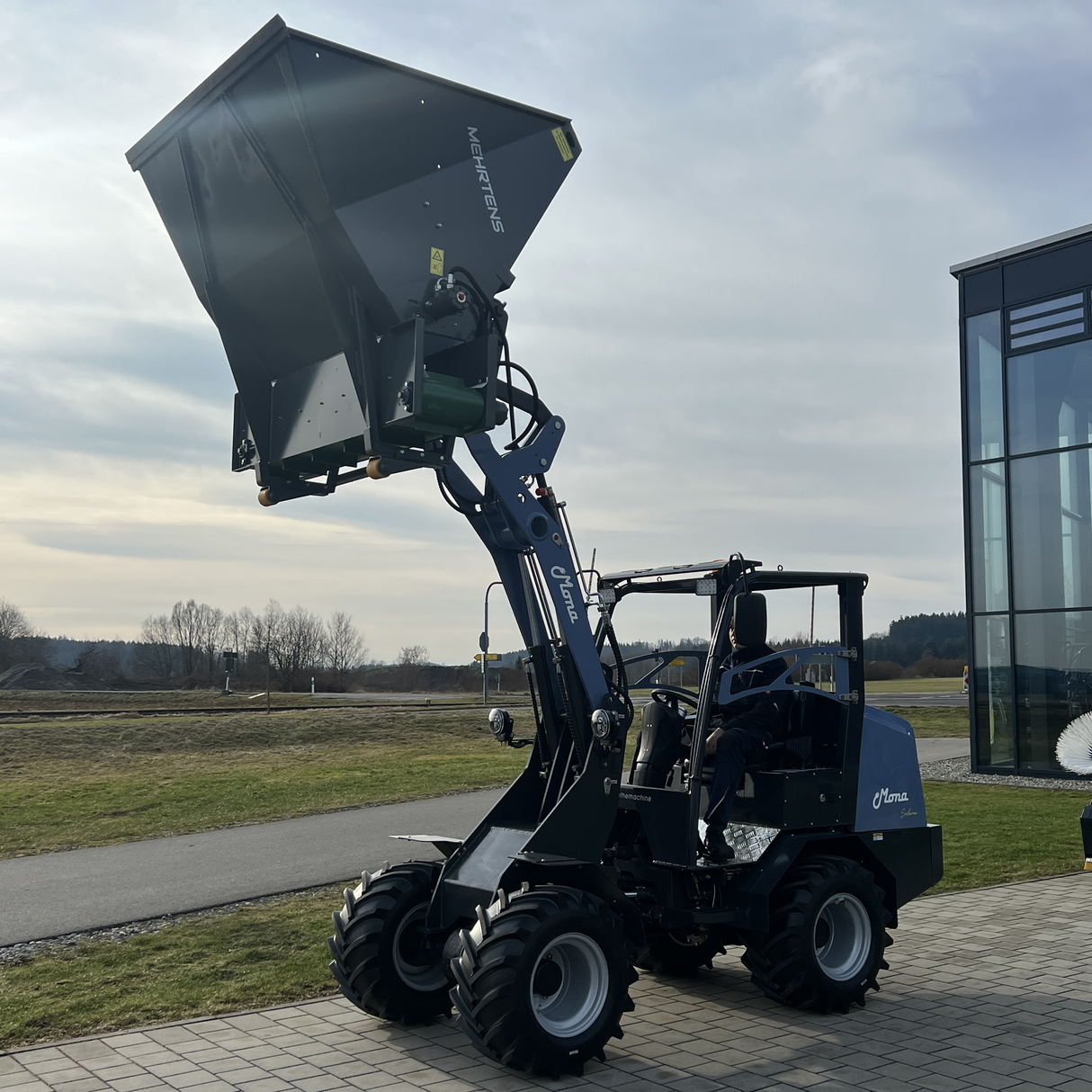 Einstreugerät 1,85 m³ inkl. Rührwelle zum Ballenauflösen & Rollen für EURO-Aufnahme