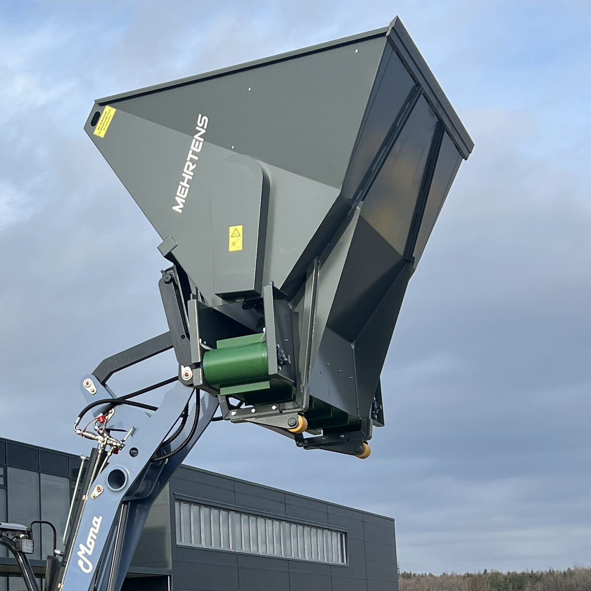 Einstreugerät 1,85 m³ inkl. Rührwelle zum Ballenauflösen & Rollen für EURO-Aufnahme