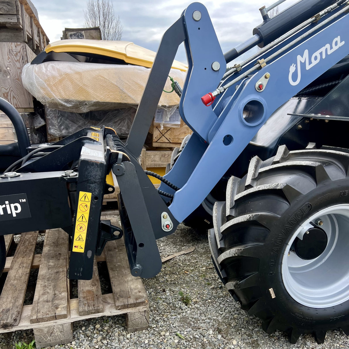 MONA Solara elektrischer Radlader