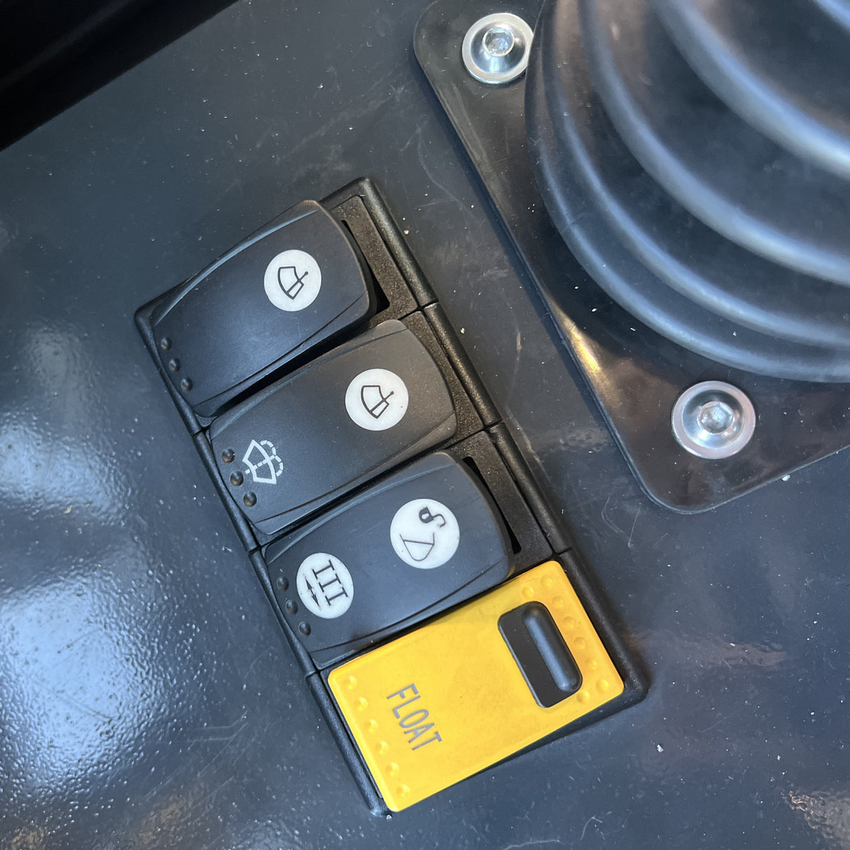 Cabine avec climatisation pour chargeurs agricoles MONA Solara et Solara+