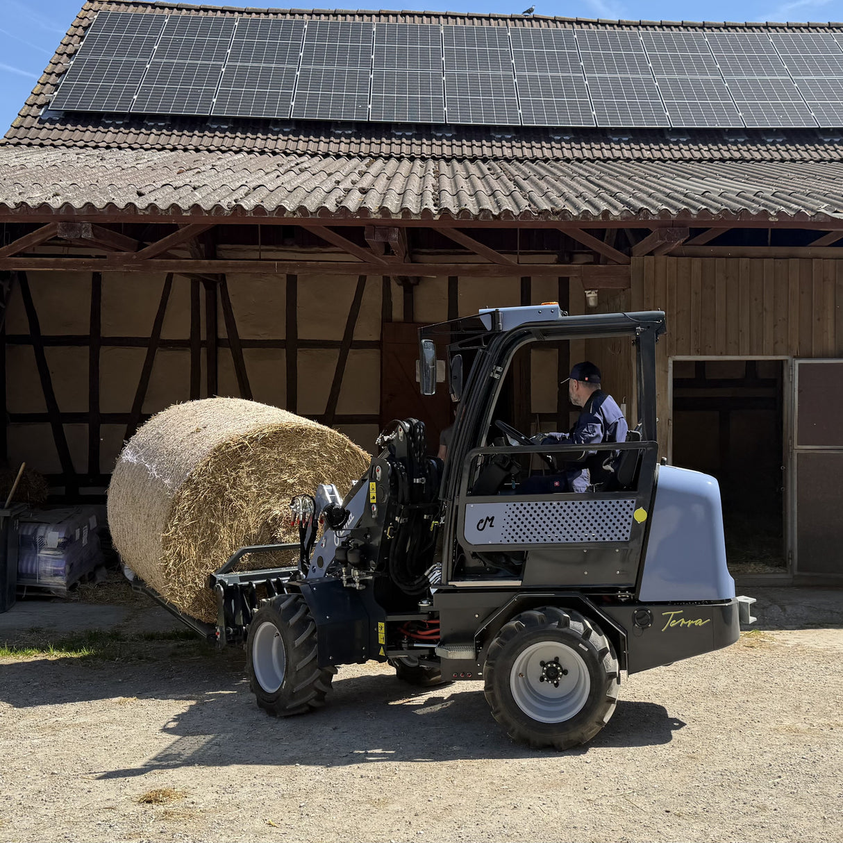 MONA Terra elektrischer Hoflader