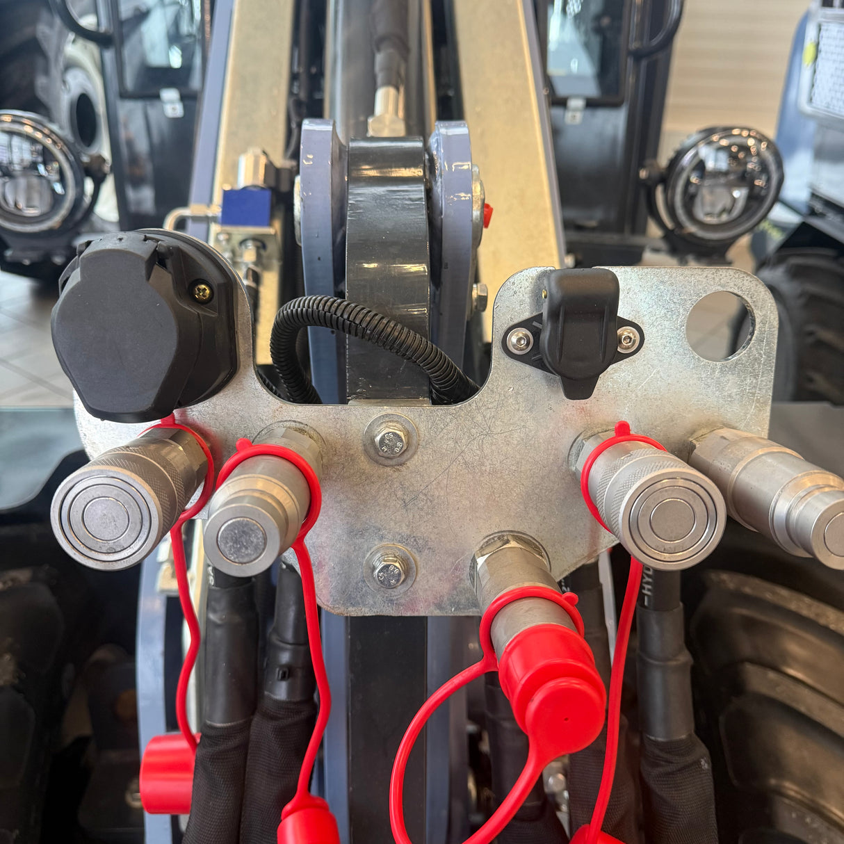 Prise à 3 ou 13 broches pour MONA Solara