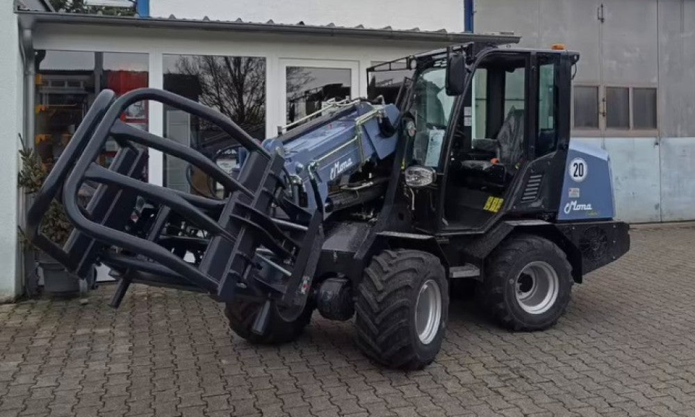MONA auf der Frühjahrsausstellung bei Kaufmann Landtechnik in Beimerstetten