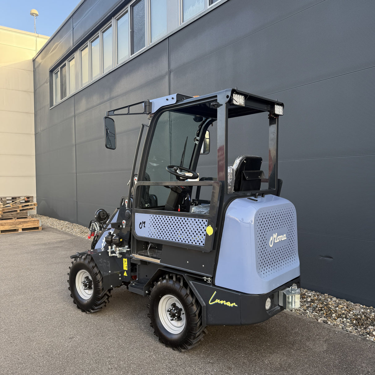 MONA Lunar chargeur de ferme électrique