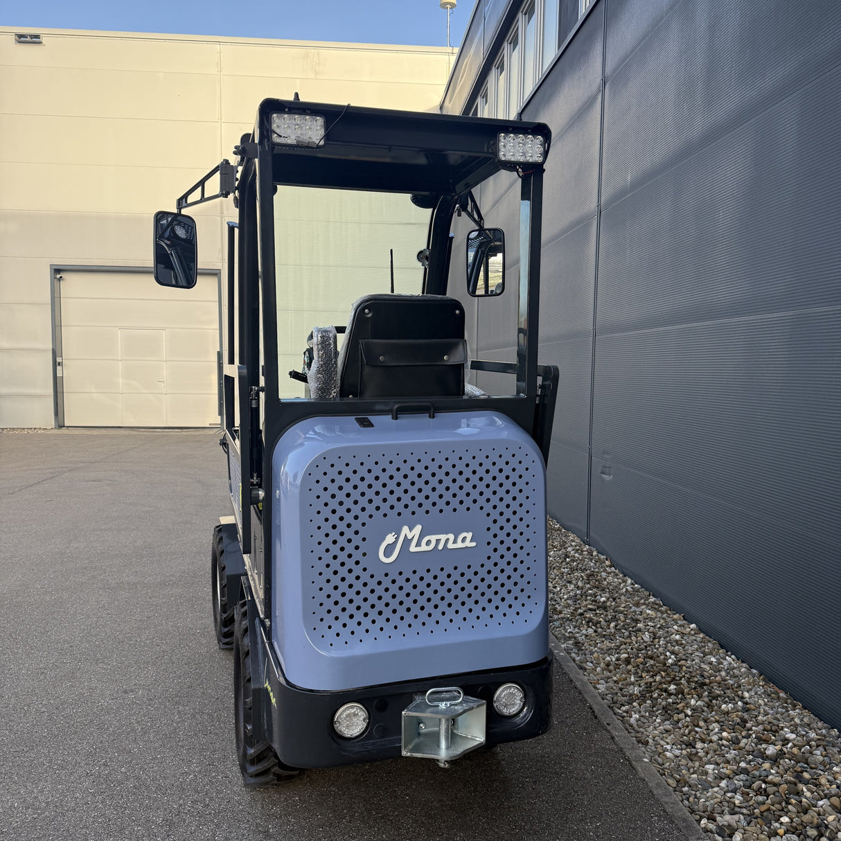 MONA Lunar chargeur de ferme électrique