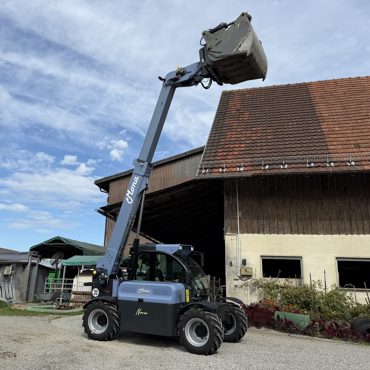 MONA Nova elektrischer Teleskoplader