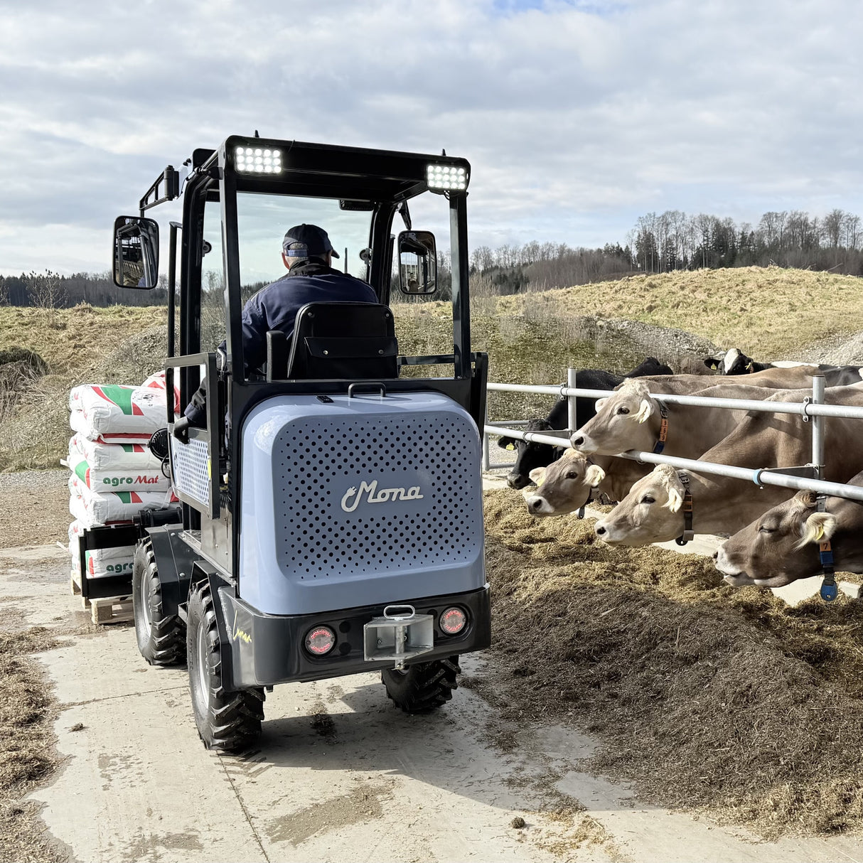 MONA Lunar electric compact loader