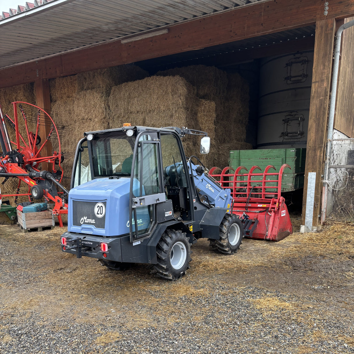 MONA Solara+ electric Telehandler