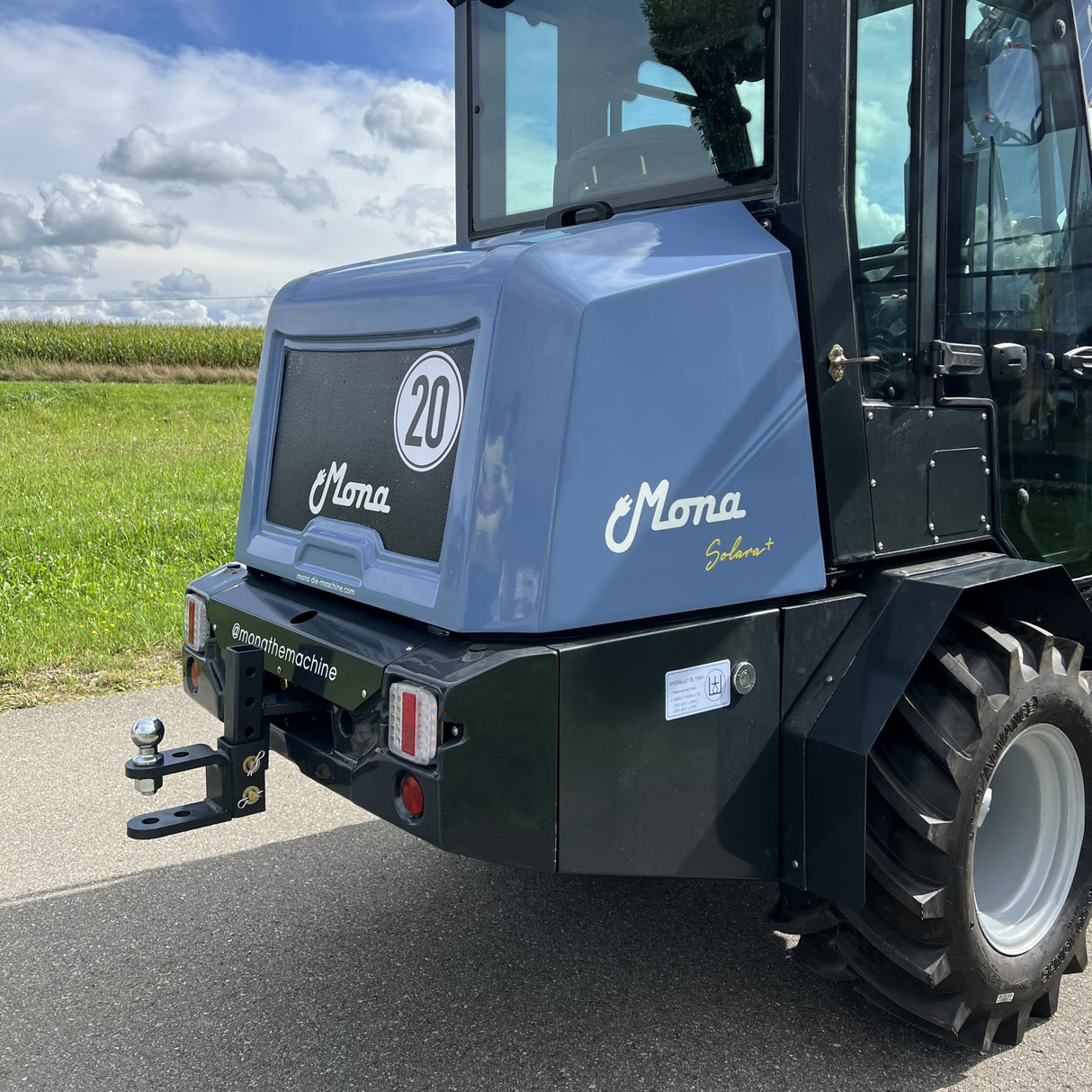 MONA Solara+ electric Telehandler