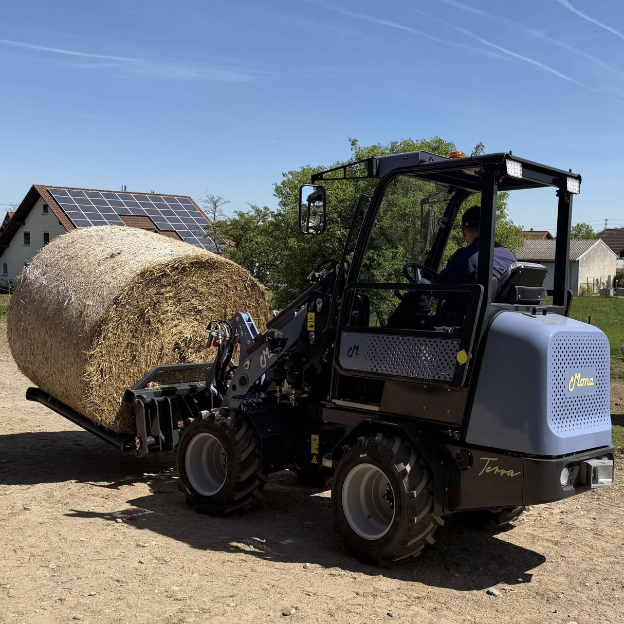 MONA Terra elektrischer Hoflader